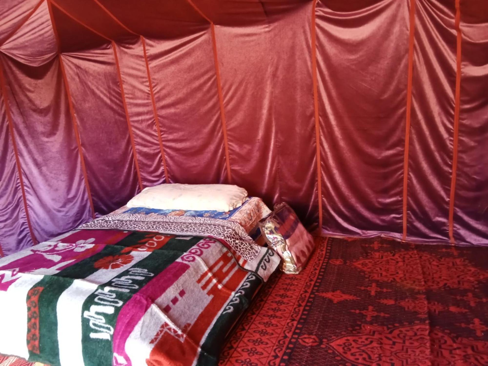 Hotel Bivouac Cote-Iriki Foum Zguid Esterno foto